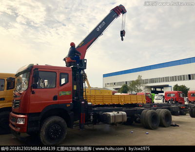 東風隨車吊清障車 道路救援的多功能衛(wèi)士