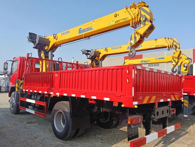 東風隨車吊搭載徐工8噸5節(jié)臂，21米舉升高度展現(xiàn)卓越性能