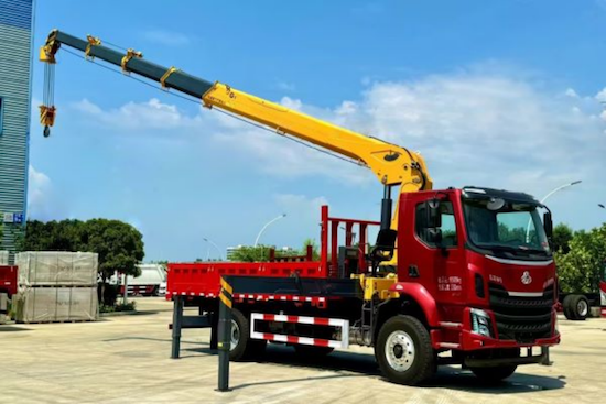 乘龍M3隨車吊 專用車市場創富大獎實至名歸